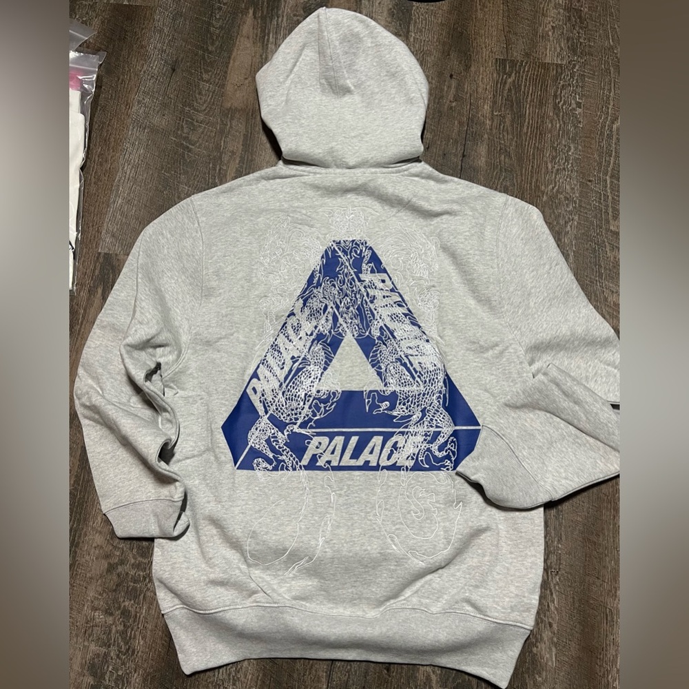 Palace tri dragon
